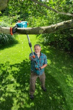 GARDENA Accu Telescopische Snoeizaag TCS 20/18 P4A Set -Tuin Verkoop gardena accu telescopische snoeizaag tcs 20 18 p4a set 1000x1500 640af323285d7 l